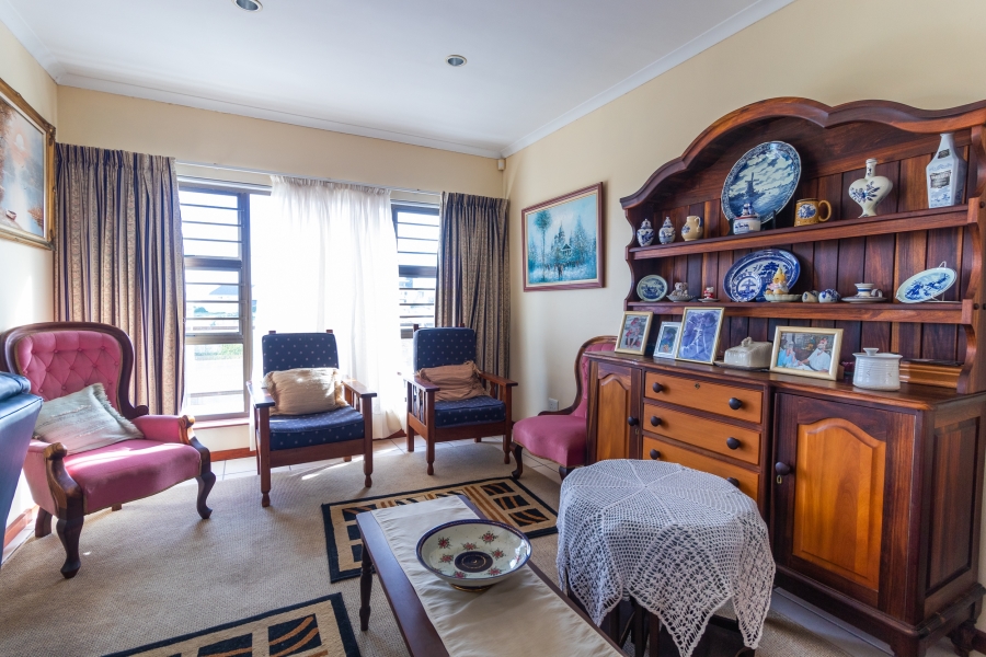 4 Bedroom Property for Sale in Yzerfontein Western Cape